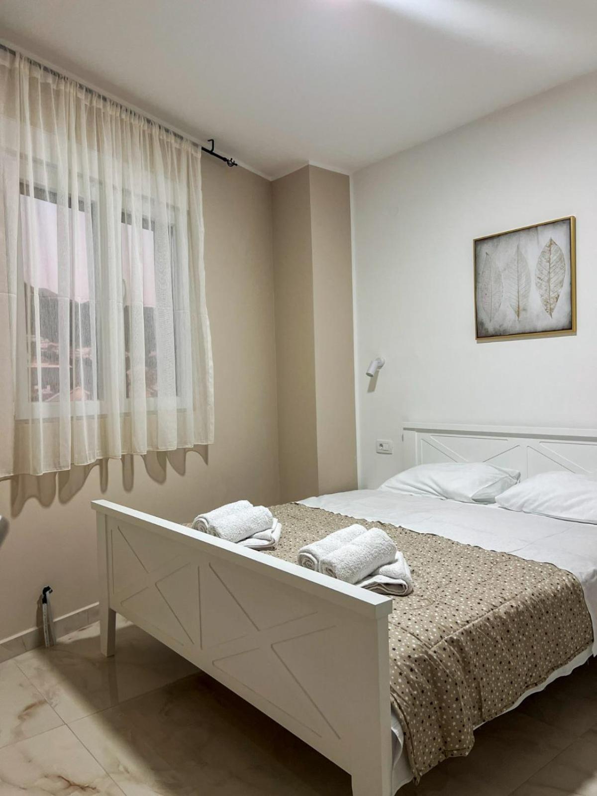 M&N Residence Τίβατ Δωμάτιο φωτογραφία
